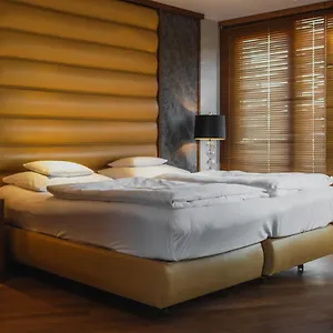 Yours Truly Monaco di Baviera
