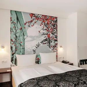 3* Otel Helvetia Center